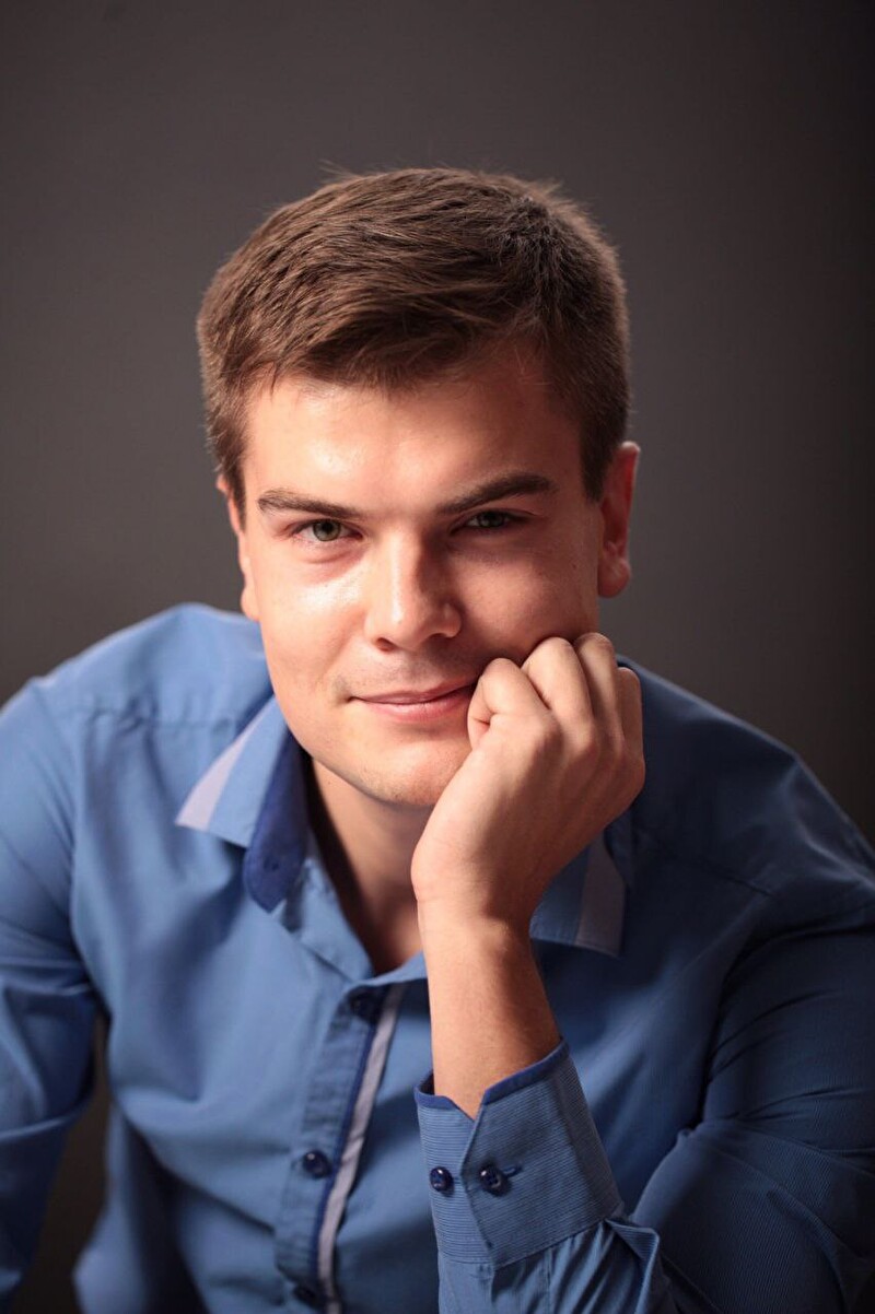 Андрей Степанов